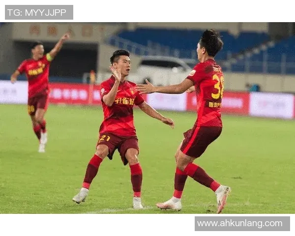 武汉网球队以73分领跑邀请赛积分榜展现强劲实力